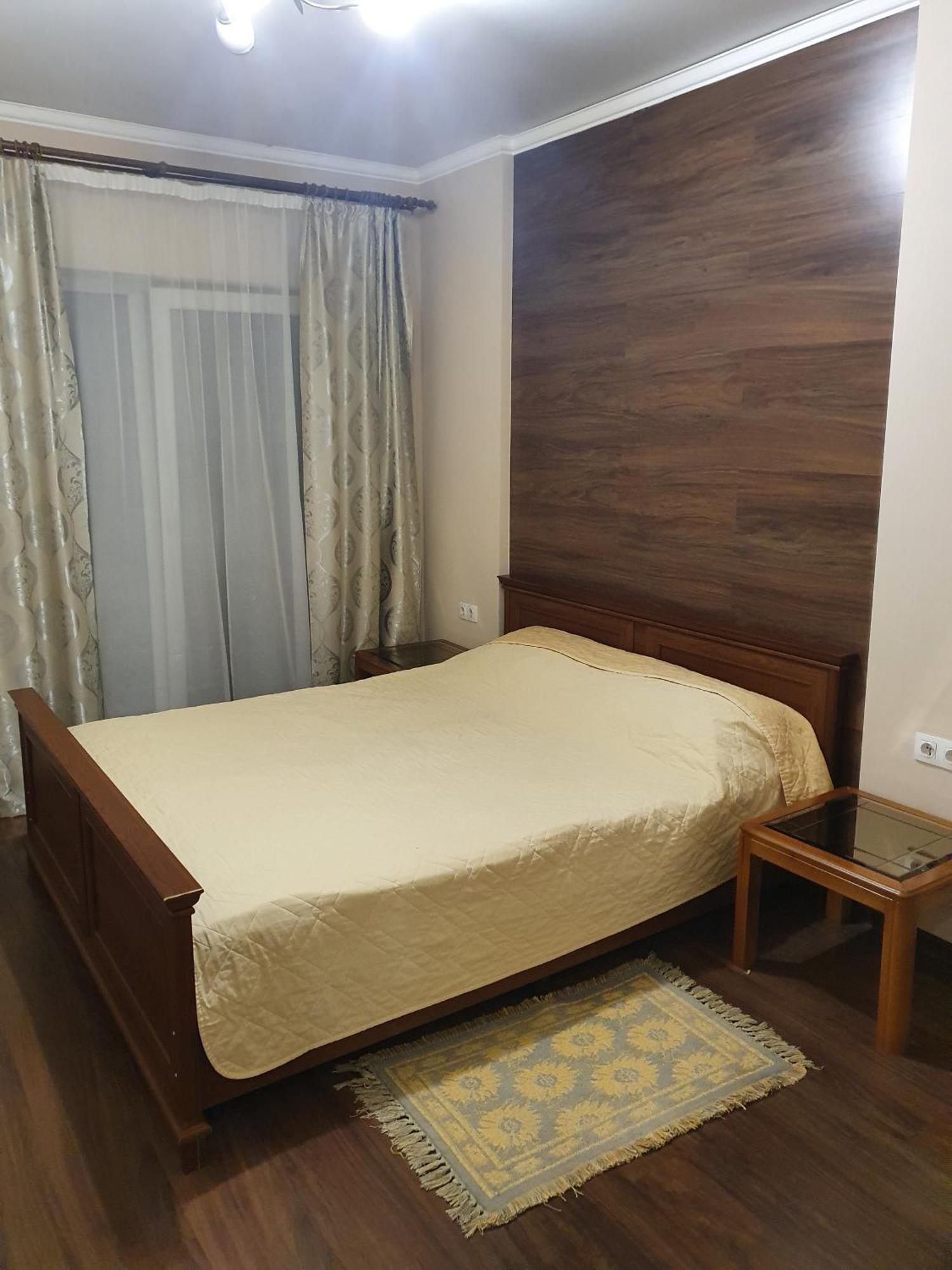 Lutsk, Double-Room Apartments Exterior foto